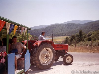 View of Termal-Gokcedere Village in Yalova city of Turkey. (The picture was taken by Artislamic.com in 2004.)