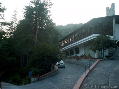 View of Termal-Gokcedere Village in Yalova city of Turkey. (The picture was taken by Artislamic.com in 2004.)