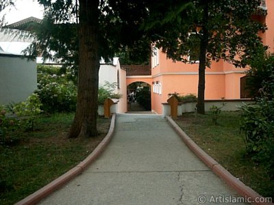 View of Termal-Gokcedere Village in Yalova city of Turkey. (The picture was taken by Artislamic.com in 2004.)