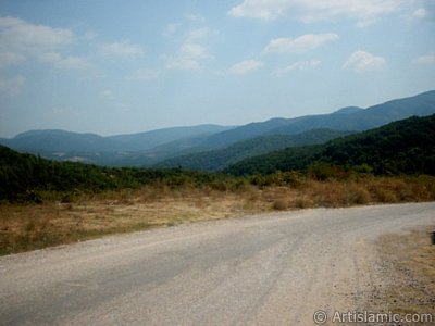 View of Termal-Gokcedere Village in Yalova city of Turkey. (The picture was taken by Artislamic.com in 2004.)