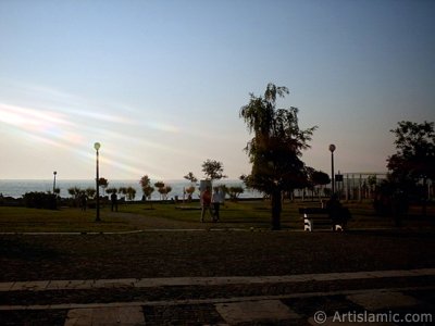 View of Yalova city in Turkey. (The picture was taken by Artislamic.com in 2004.)