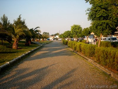 View of Yalova city in Turkey. (The picture was taken by Artislamic.com in 2004.)