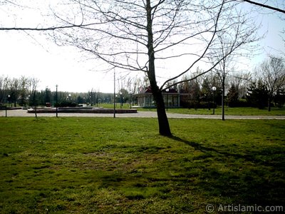 View of Botanical Park in Bursa city of Turkey. (The picture was taken by Artislamic.com in 2004.)