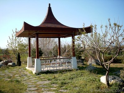 View of Botanical Park in Bursa city of Turkey. (The picture was taken by Artislamic.com in 2004.)