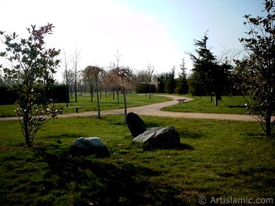 View of Botanical Park in Bursa city of Turkey. (The picture was taken by Artislamic.com in 2004.)