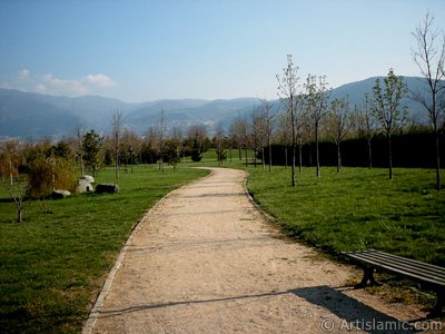 View of Botanical Park in Bursa city of Turkey. (The picture was taken by Artislamic.com in 2004.)