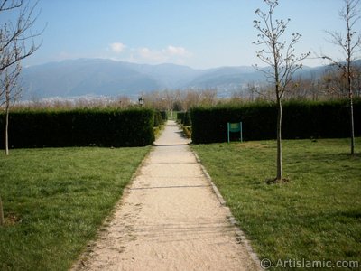 View of Botanical Park in Bursa city of Turkey. (The picture was taken by Artislamic.com in 2004.)