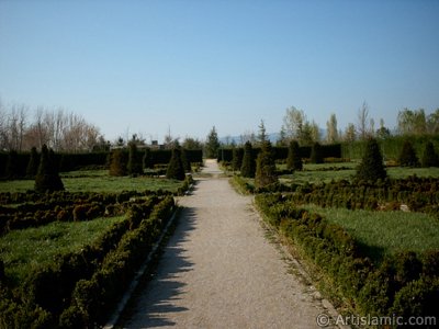 View of Botanical Park in Bursa city of Turkey. (The picture was taken by Artislamic.com in 2004.)