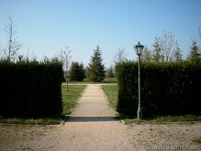 View of Botanical Park in Bursa city of Turkey. (The picture was taken by Artislamic.com in 2004.)