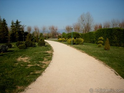 View of Botanical Park in Bursa city of Turkey. (The picture was taken by Artislamic.com in 2004.)