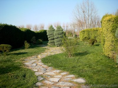 View of Botanical Park in Bursa city of Turkey. (The picture was taken by Artislamic.com in 2004.)