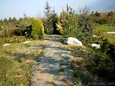 View of Botanical Park in Bursa city of Turkey. (The picture was taken by Artislamic.com in 2004.)