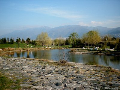 View of Botanical Park in Bursa city of Turkey. (The picture was taken by Artislamic.com in 2004.)