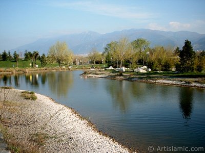 Bursa Botanik Parkndan bir manzara. (Resim 2004 ylnda islamiSanat.net tarafndan ekildi.)