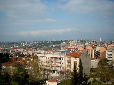 View of Fethiye district in Bursa city of Turkey. (The picture was taken by Artislamic.com in 2004.)