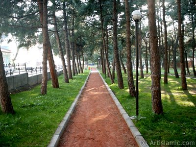 View of a park in Fethiye district in Bursa city of Turkey. (The picture was taken by Artislamic.com in 2004.)