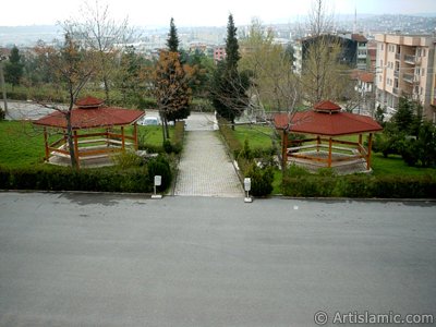 View of the Theology Faculty in Bursa city of Turkey. (The picture was taken by Artislamic.com in 2004.)
