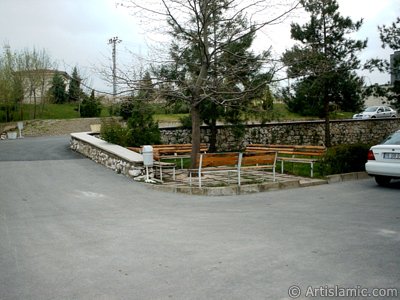 View of the Theology Faculty in Bursa city of Turkey. (The picture was taken by Artislamic.com in 2004.)