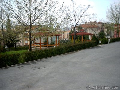 View of the Theology Faculty in Bursa city of Turkey. (The picture was taken by Artislamic.com in 2004.)