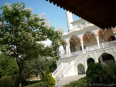 View of the Theology Faculty in Bursa city of Turkey. (The picture was taken by Artislamic.com in 2004.)