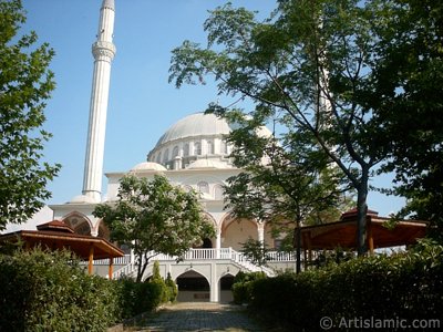 View of the Theology Faculty`s mosque in Bursa city of Turkey. (The picture was taken by Artislamic.com in 2004.)