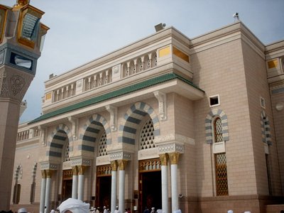 Some of the entrance doors of the Prophet Muhammad`s (saaw) Mosque (Masjed an-Nabawe) in Madina city of Saudi Arabia. (The picture was taken by Mr. Mustafa one of the visitors of Artislamic.com in 2003 Ramadan.)