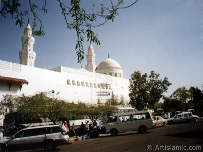 Masjed (mosque) Kuba in Madina city of Saudi Arabia. While the Prophet Muhammad (saaw) is migrating from Mecca to Madina with His friend Abu Bakr (ra) they had become guest in the Village Kuba for some days before entering the city Madina. While He is in Kuba He had laid the foundation of the Masjed Kuba. In the Holy Koran our Lord Allah describes this Masjed saying: ``...There is a mosque whose foundation was laid from the first day on piety; it is more worthy of thy standing forth (for prayer) therein. In it are men who love to be purified; and Allah loveth those who make themselves pure.`` (9:108). Later, the mosque rebuiled a few times. (The picture was taken by Mr. Mustafa one of the visitors of Artislamic.com in 2003 Hajj season.)