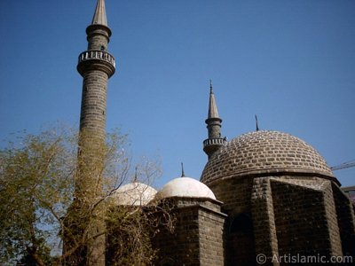 Medine`deki Osmanl eserlerinden Hamidiye Camisi. (Resim 2003 yl Ramazan`nda islamiSanat.net ziyaretilerinden Mustafa Bey tarafndan ekilmitir.)