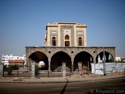 Medine`ki Osmanl eserlerinden Medine Tren Gar. (Resim 2003 yl Ramazan`nda islamiSanat.net ziyaretilerinden Mustafa Bey tarafndan ekilmitir.)