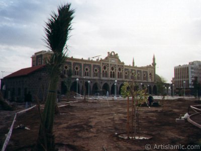 Medine`ki Osmanl eserlerinden Medine Tren Gar. (Resim 2003 yl Hacc Mevsiminde islamiSanat.net ziyaretilerinden Mustafa Bey tarafndan ekilmitir.)