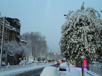 Special winter and snow photos taken on 19.Februrary.2015 morning in eight districts of Istanbul city of Turkey. The names of the districts are: Fatih, Zeyrek, Persembe Pazari, Eminonu, Karakoy, Cihangir, Findikli, Kabatas. (Detailed information about this photo will be added later.) (The picture was taken by Artislamic.com in 2015.)