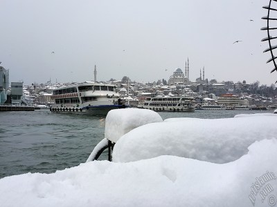 Special winter and snow photos taken on 19.Februrary.2015 morning in eight districts of Istanbul city of Turkey. The names of the districts are: Fatih, Zeyrek, Persembe Pazari, Eminonu, Karakoy, Cihangir, Findikli, Kabatas. (Detailed information about this photo will be added later.) (The picture was taken by Artislamic.com in 2015.)