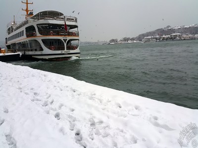 Special winter and snow photos taken on 19.Februrary.2015 morning in eight districts of Istanbul city of Turkey. The names of the districts are: Fatih, Zeyrek, Persembe Pazari, Eminonu, Karakoy, Cihangir, Findikli, Kabatas. (Detailed information about this photo will be added later.) (The picture was taken by Artislamic.com in 2015.)