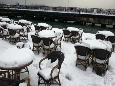 Special winter and snow photos taken on 19.Februrary.2015 morning in eight districts of Istanbul city of Turkey. The names of the districts are: Fatih, Zeyrek, Persembe Pazari, Eminonu, Karakoy, Cihangir, Findikli, Kabatas. (Detailed information about this photo will be added later.) (The picture was taken by Artislamic.com in 2015.)