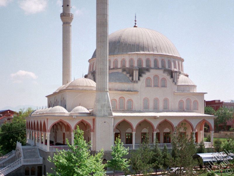 Bursa`da lahiyat Fakltesi Camisi.
