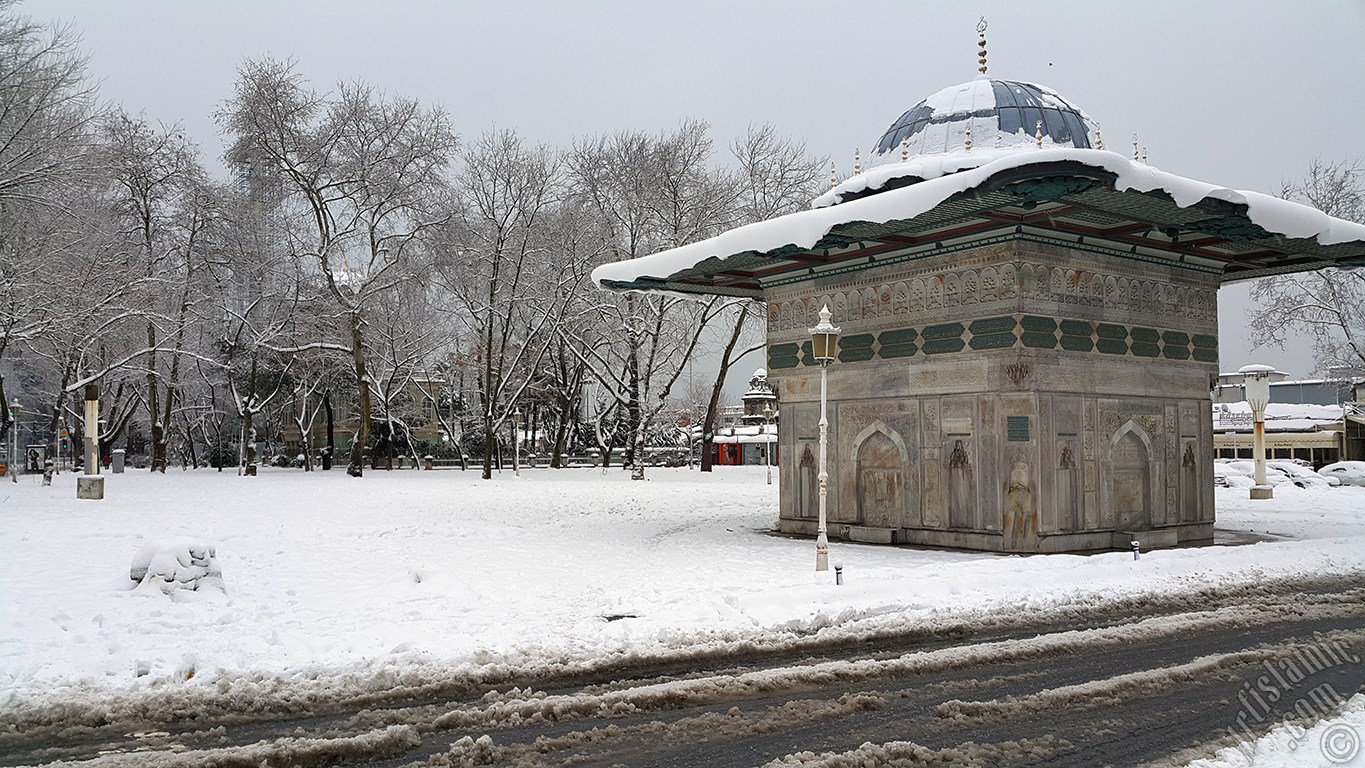 Special winter and snow photos taken in February 2015 in Fatih, Zeyrek, Persembe Pazari, Eminonu, Karakoy, Cihangir, Findikli, Kabatas districts of Istanbul city of Turkey.
