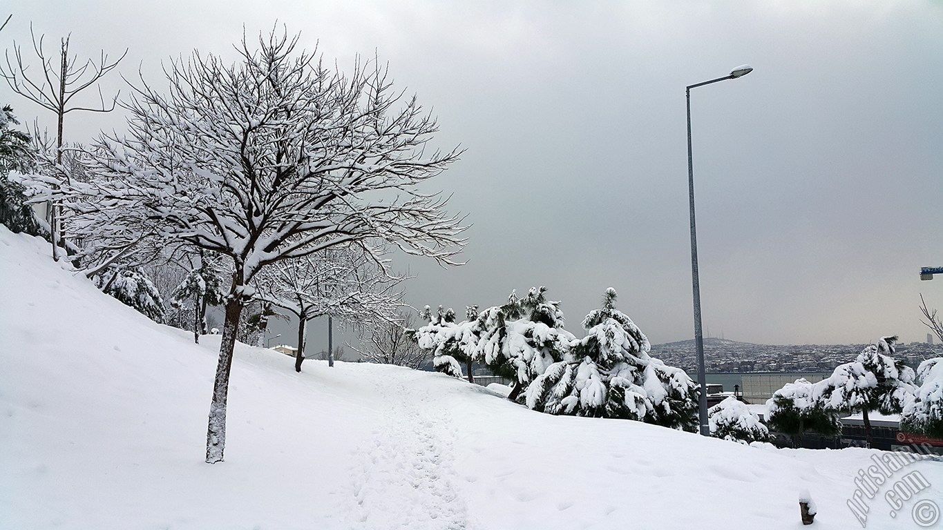 Special winter and snow photos taken in February 2015 in Fatih, Zeyrek, Persembe Pazari, Eminonu, Karakoy, Cihangir, Findikli, Kabatas districts of Istanbul city of Turkey.
