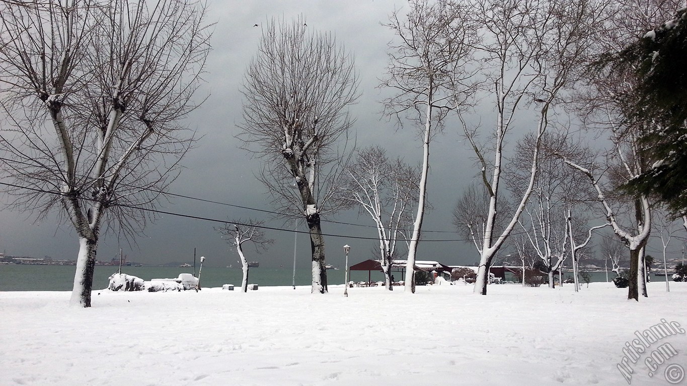 Special winter and snow photos taken in February 2015 in Fatih, Zeyrek, Persembe Pazari, Eminonu, Karakoy, Cihangir, Findikli, Kabatas districts of Istanbul city of Turkey.
